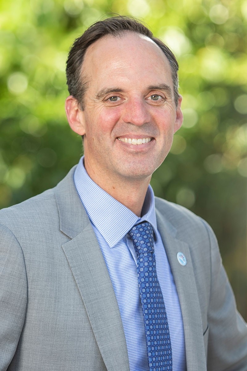 Portrait photo of Greg Smith